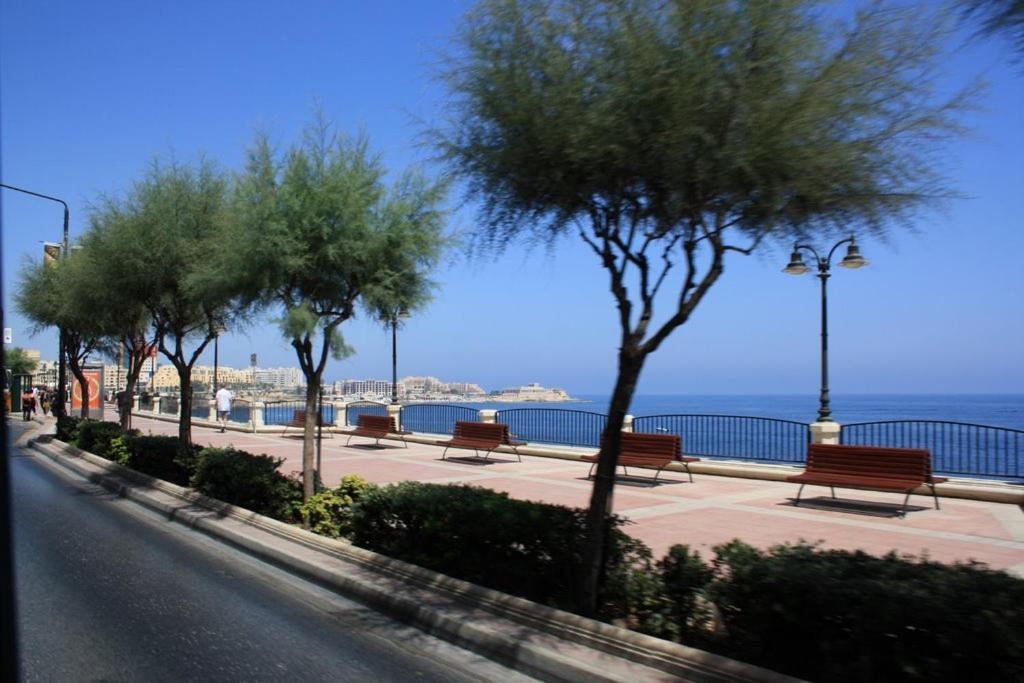 Marvellous Apartment With Valletta And Harbour Views Sliema Eksteriør billede
