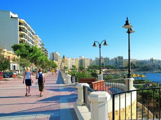 Marvellous Apartment With Valletta And Harbour Views Sliema Eksteriør billede